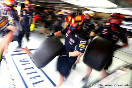 spn_sun_red_bull_pit_crew_138