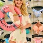 Candice Swanepoel al “Victoria Secret US of Angels Estate Swim Tour” (foto)