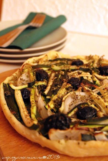 Crostata di zucchine, cipollotti e olive