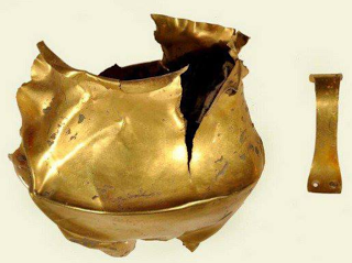 Trovata una tazza d'oro del 1700 a.C.