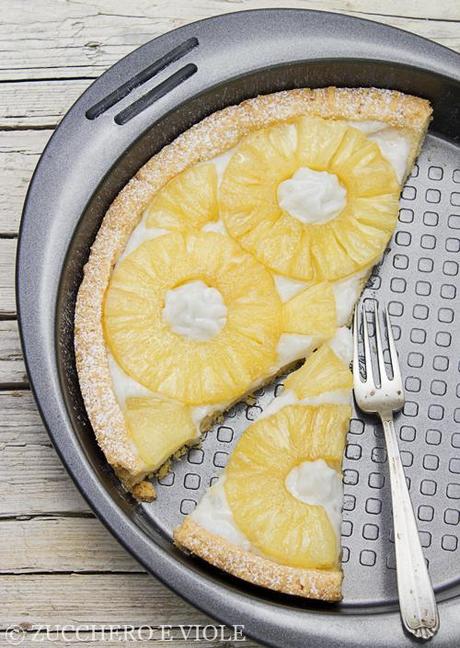 Crostata con crema al cocco e ananas caramellata