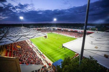 FC Union Berlin, in 22.000 per la presentazione della nuova tribuna dello stadio(IMMAGINI/VIDEO)