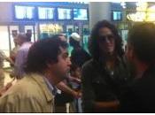 [FOTO] Cavani sbarcato Parigi, quasi nessuno attenderlo