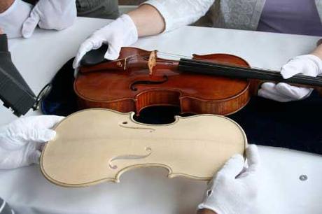 violino stradivari liuteria cremona2 VIOLINO STRADIVARI: SVELATI I SEGRETI. A CREMONA MUSEO DELLA LIUTERIA