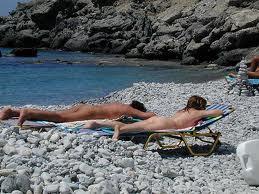 Vacanze naturiste  Spiagge per nudisti in Italia