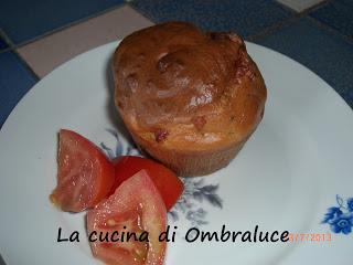 Muffins allo yogurt con scamorza e bacon