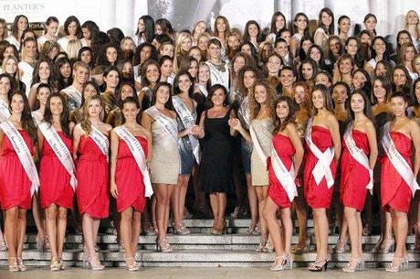 Miss Italia, continua la polemica: la Rai pensa ad un nuovo format