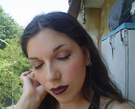 Ma chi è quella bella ragazza allo specchio? (+ swatches rossetti Sleek e possibile dupe)