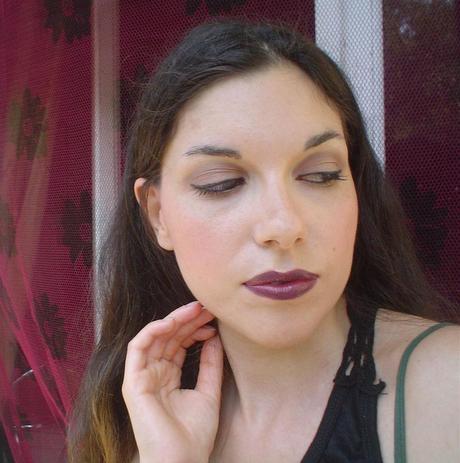 Ma chi è quella bella ragazza allo specchio? (+ swatches rossetti Sleek e possibile dupe)