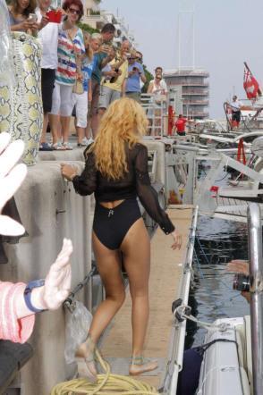 Rihanna yacht