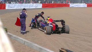 Debutto agro-dolce per Daniel Ricciardo