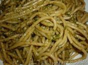 Spaghetti integrali pesto basilico mandorle