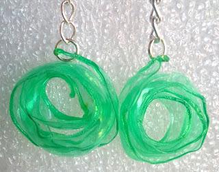 Orecchini in plastica riciclata