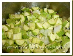 Torta salata con zucchine, scamorza e cipolla di Tropea (1)