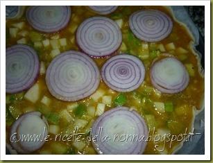 Torta salata con zucchine, scamorza e cipolla di Tropea (8)