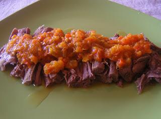 Bollito con salsa di peperoni