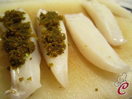 Spiedini di seppia e frammenti di sapori: un perfetto gioco di contrasti e legami