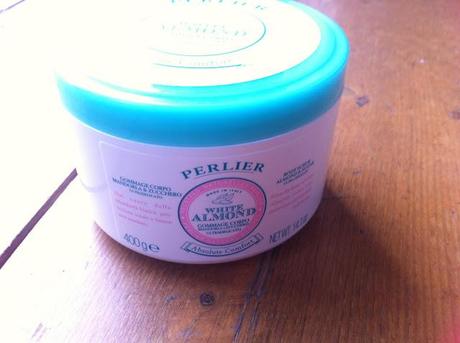 Perlier white almnod body scrub