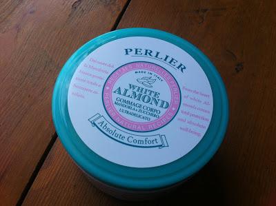 Perlier white almnod body scrub