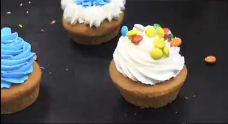 Un video per insegnarvi a preparare i cupcakes!