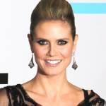 Heidi Klum: copia il suo look con 3 facili passaggi