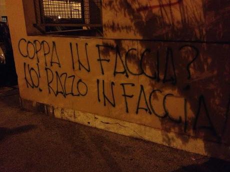 Compleanno dell'AS Roma. Ecco come hanno devastato tutto il Rione di Testaccio i bastardi vandali che alcuni chiamano 'tifosi'. Palazzi, chiese e il nuovo mercato totalmente massacrati