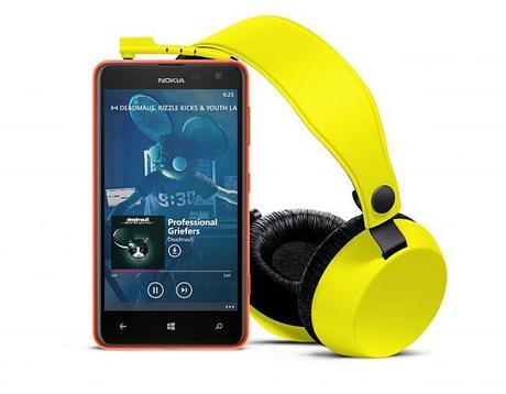 700-1-nokia_lumia-625_yellow_with_boom