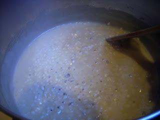 Pudding di riso con profumo di vaniglia e limone alla maniera inglese