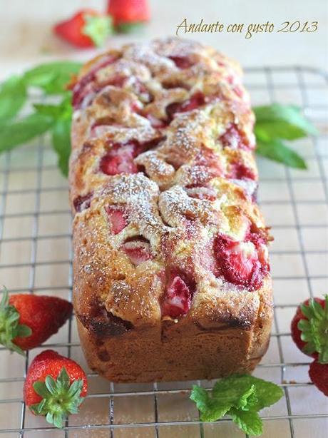 Cake con fragole, cioccolata bianca e zenzero candito: la scuola è finita!