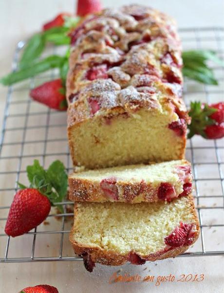 Cake con fragole, cioccolata bianca e zenzero candito: la scuola è finita!