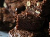 Brownies alle nocciole: comincio sempre finisco.