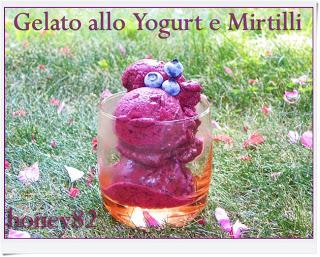 GELATO ALLO YOGURT E MIRTILLI