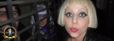 [Pictures]: Lady GaGa con i fans a Londra