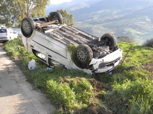 auto-ribaltata, incidente