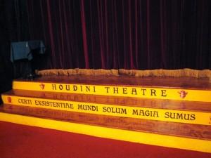 Houdini Theatre di Alfredo Barrago