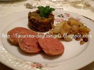 Ruote di cotechino con cipolle in agrodolce e lenticchie