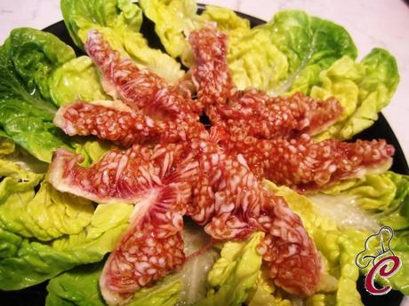 Tartare di salmone in un fico e ciò che si definisce una spesuccia veloce veloce