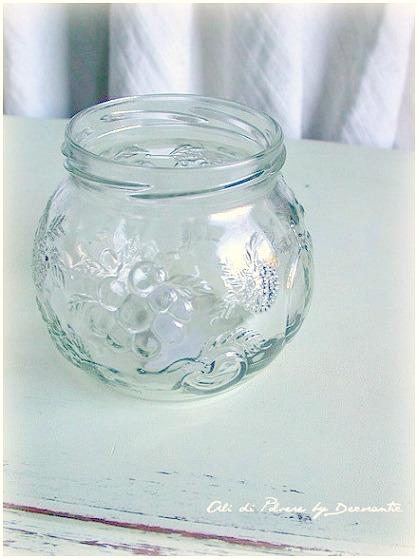 Il giacinto bianco ed un vasetto di vetro