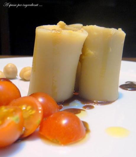 Paccheri con farcia di ceci al cardamomo e salsa piccante al caffè