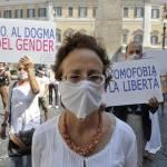 Piazza Montecitorio, flash mob per dire no alla legge contro l’omofobia