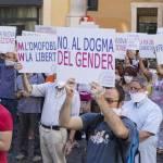 Piazza Montecitorio, flash mob per dire no alla legge contro l'omofobia11