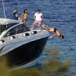 Rafa Nadal sullo yacht a Maiorca con fidanzata e amici06