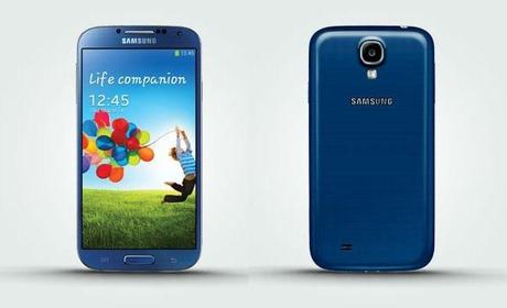 Samsung Galaxy S4 si mostra nella colorazione Purple Mirage e Arctic Blue