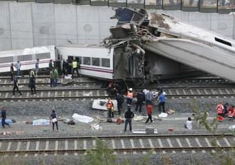 Santiago Santiago de Compostela: deraglia il treno