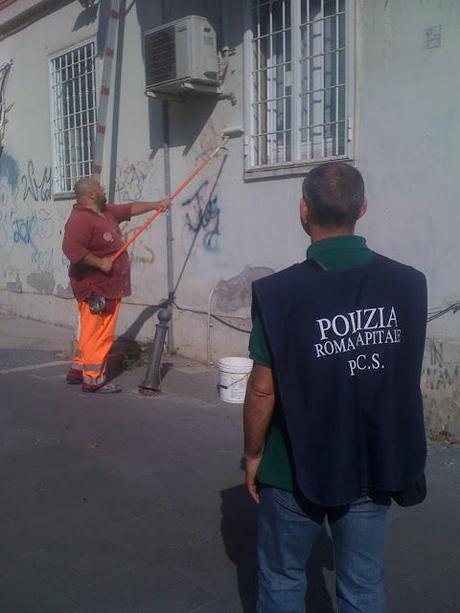 Vi ricordate la nostra segnalazione sul degrado fuori dalla stazione Cipro della MetroA? I Pics sono intervenuti e hanno sistemato un po'...