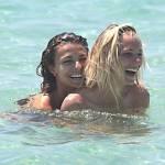 Cristina Chiabotto, un tuffo nel mare di Formentera01