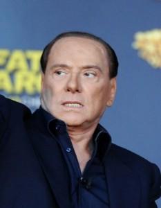 berlusconi 233x300 Quando la notizia politica si trasforma in bufala.