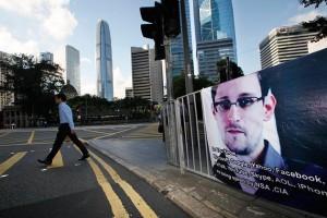 Un poster in supporto di Snowden in Hong Kong
