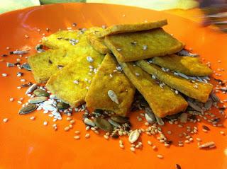 Tofu fritto alla curcuma con salsa al curry