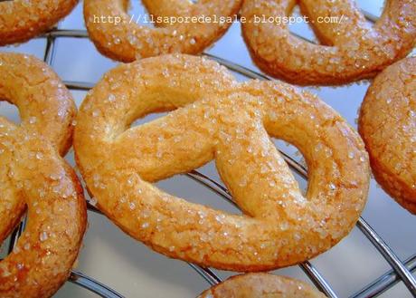 Biscotti al malto... pretzel cookies ovvero le nonnine!